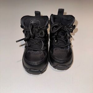 Boys Nike Manoa Black Leather Boots